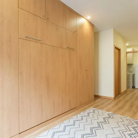 Apartment Host Wise - Urban Escape *